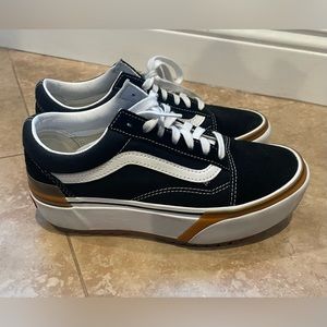 Women’s size 7 platform old school vans with gum- soul